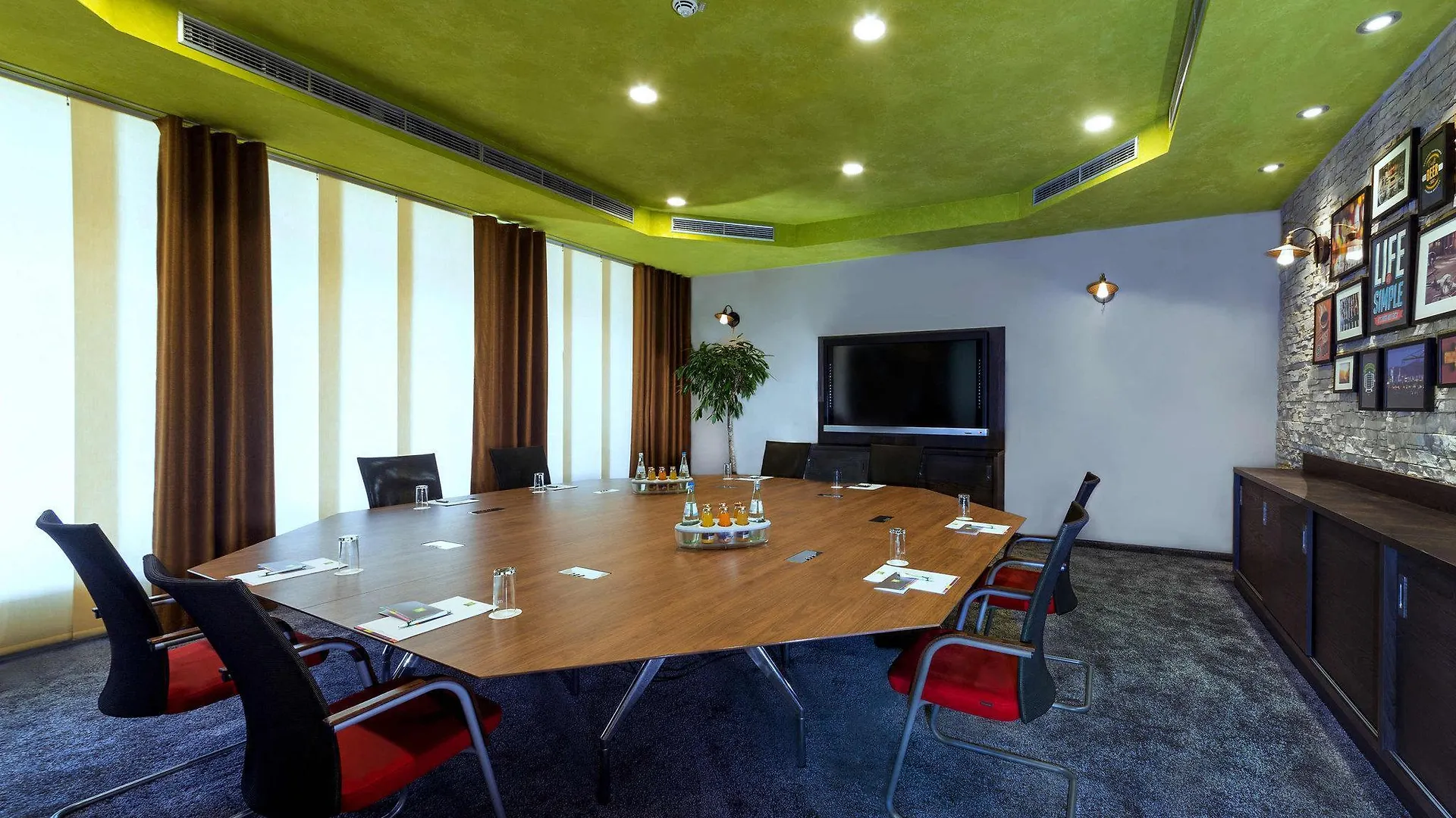 ***  Hotel Ibis Styles Stuttgart Alemania